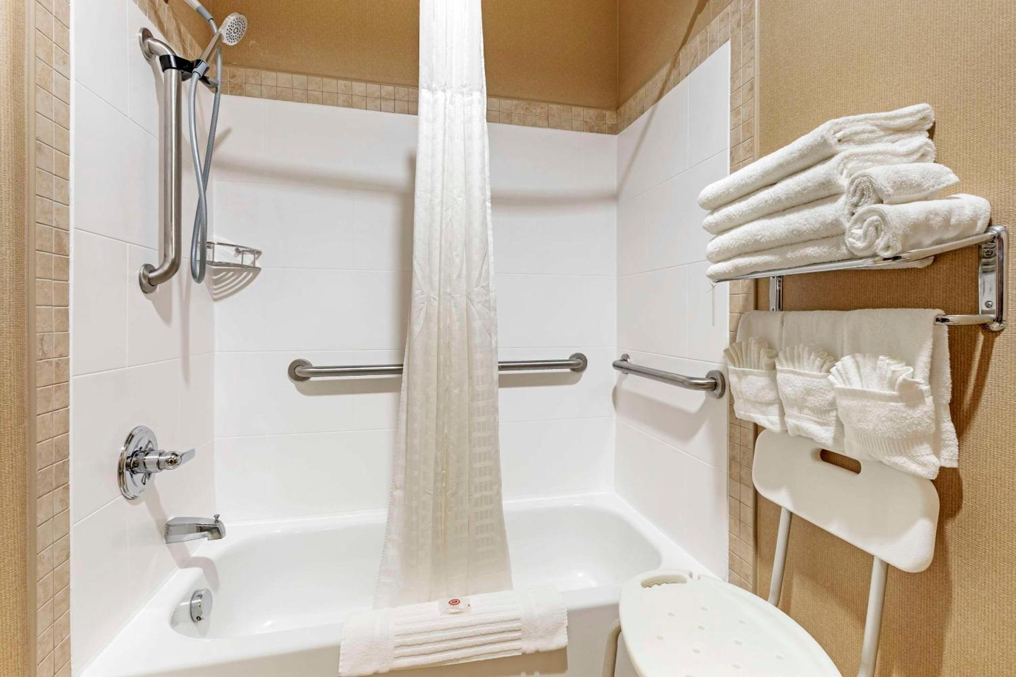 פלסטין Comfort Suites מראה חיצוני תמונה