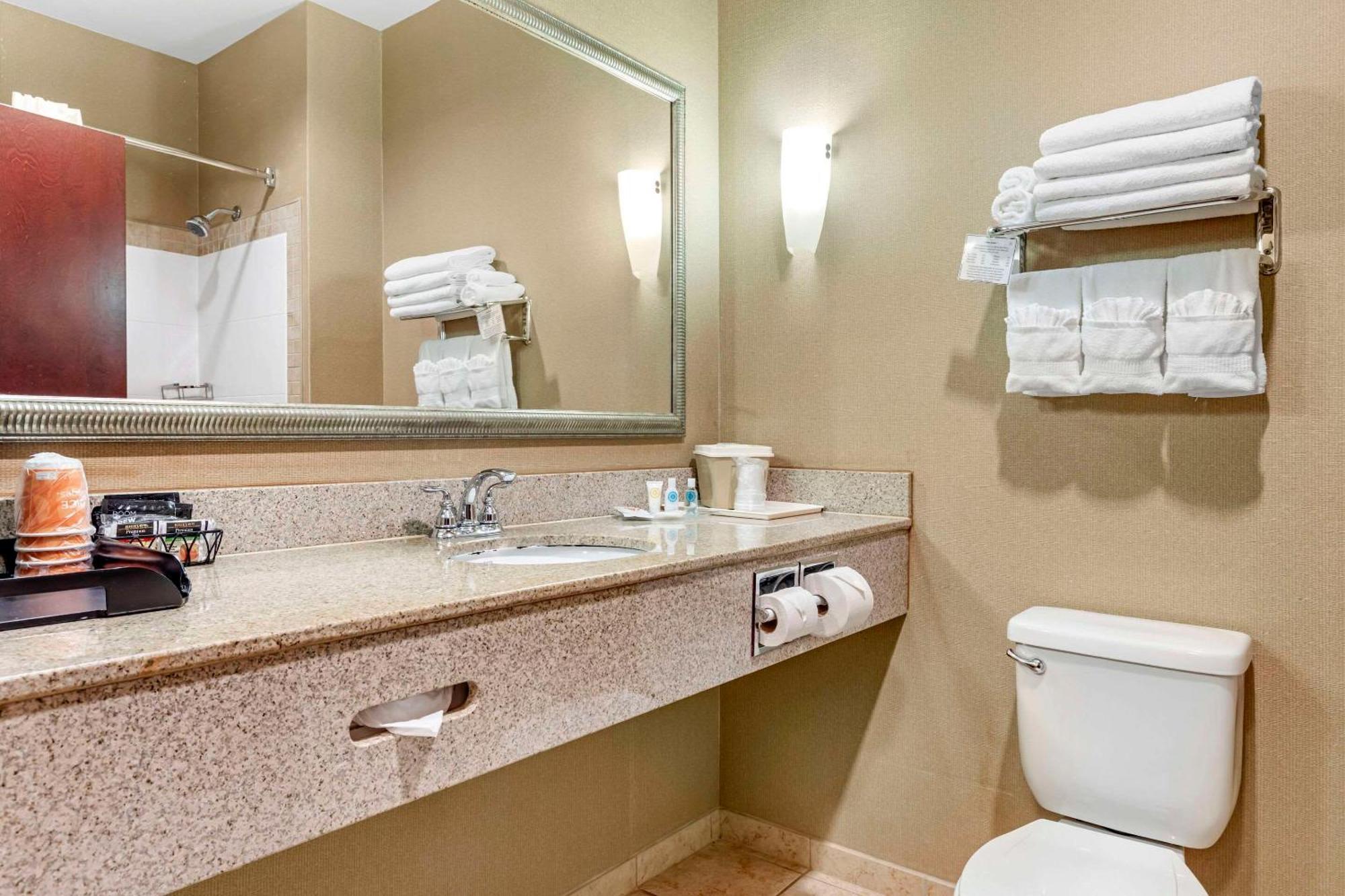 פלסטין Comfort Suites מראה חיצוני תמונה